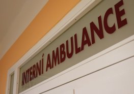 Zářijové omezení provozu interní ambulance Chrudimské nemocnice