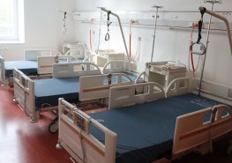 Nemocnice obměňují postele. Na odděleních je přes osm set nových lůžek