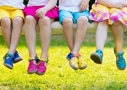 Boty pro děti? Pohodlné, vyměkčené a se zpevněnou patou, radí ortoped