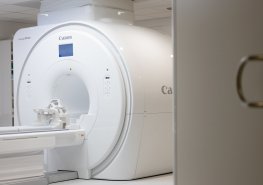 Pardubická nemocnice má novou magnetickou rezonanci a CT, s umělou inteligencí