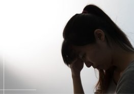 Jak na poporodní deprese? Nebojte se svěřit.