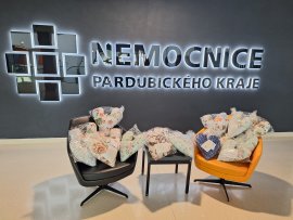 Předání rehabilitačních srdíček v Pardubické nemocnici