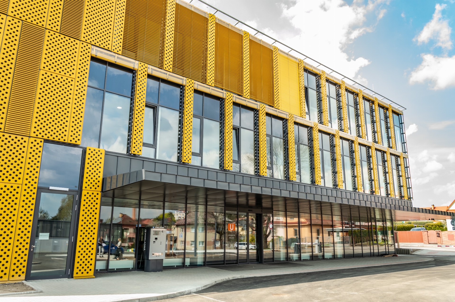 Urgentní medicína slaví svůj den, jak vypadá v našich nemocnicích?