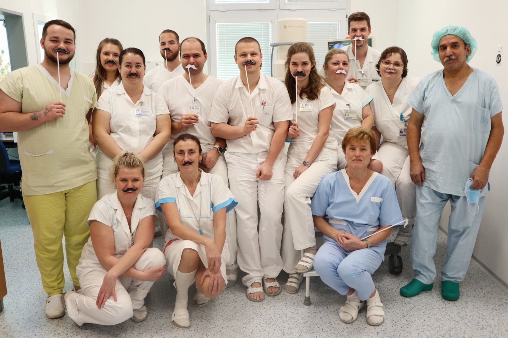 Zahodit strach i stud a přijít se nechat vyšetřit. Nejen v rámci Movemberu
