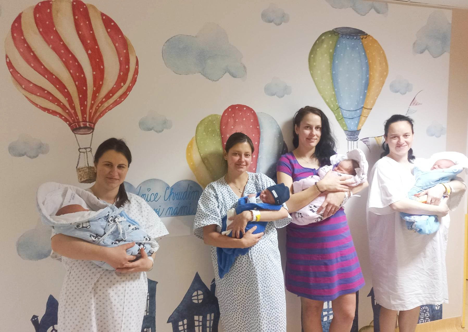 První vzpomínka s miminkem? V chrudimské porodnici je k dispozici nový fotokoutek