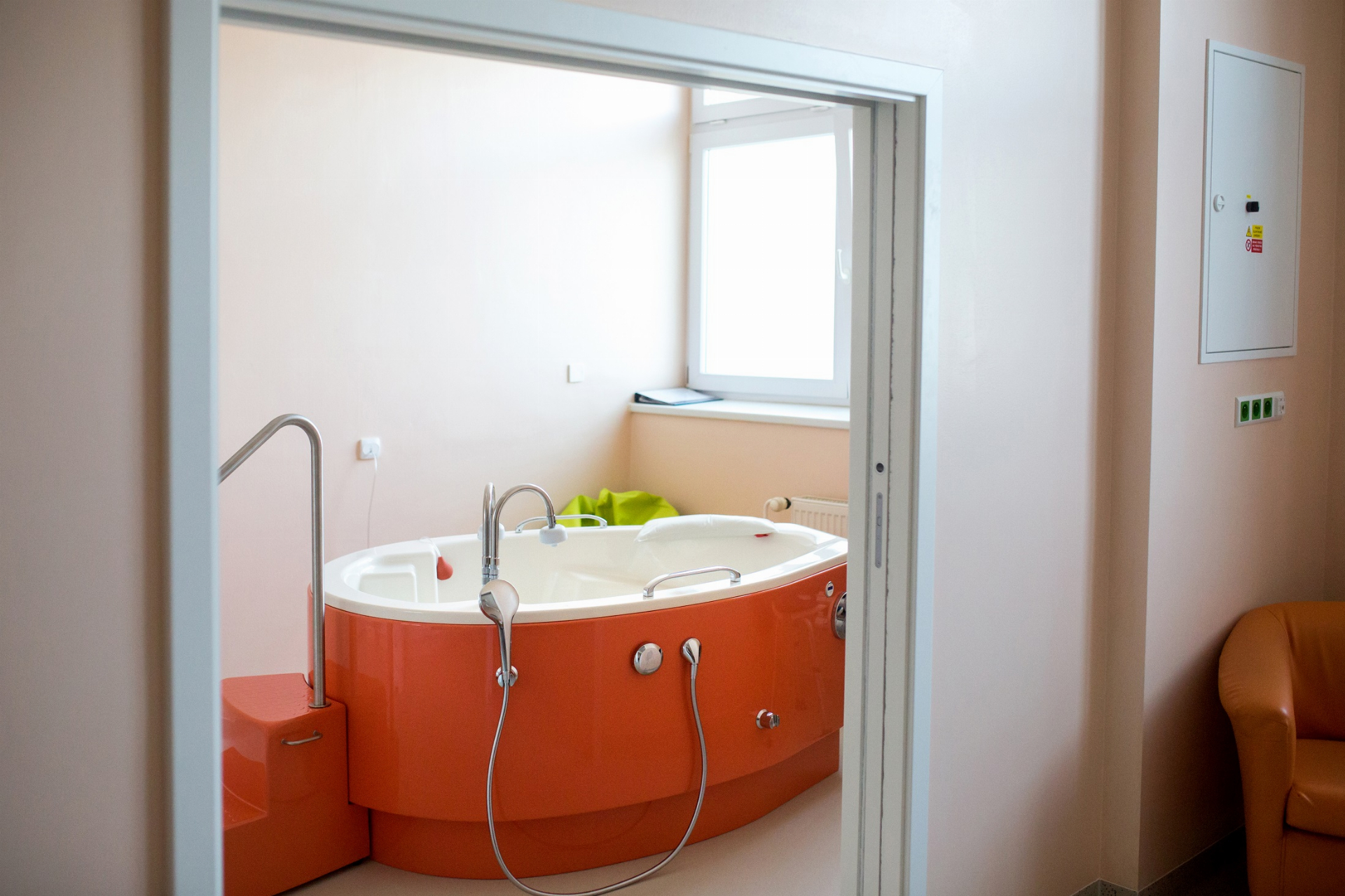 Relaxace v první době porodní – pardubická porodnice opět vylepšila zázemí pro budoucí maminky