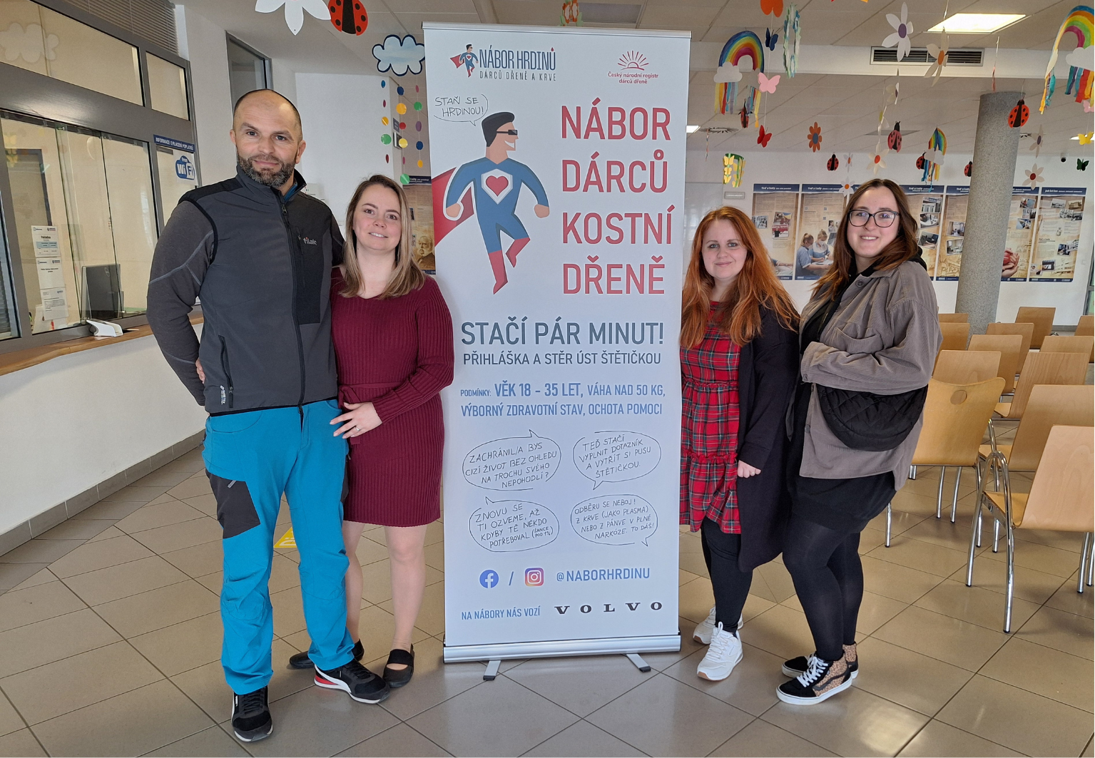 Svitavská nemocnice podpořila nábor dárců kostní dřeně. Do osvětové akce se aktivně zapojili manželé Dufkovi