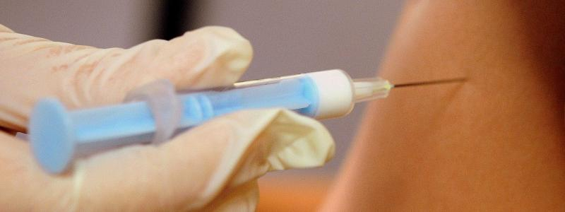 Nemocnice Pardubického kraje nabízí zdravotníkům očkování proti infekčním nemocem