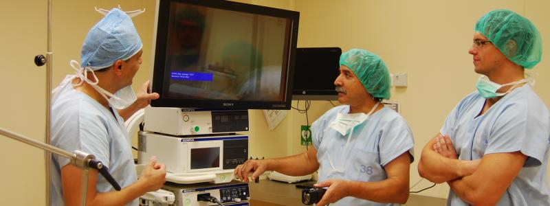 Urologové provedli historicky první laparoskopickou resekci ledviny v Pardubické nemocnici