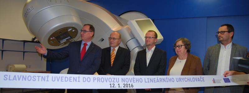 Komplexní onkologické centrum zahájilo provoz nového lineárního urychlovače