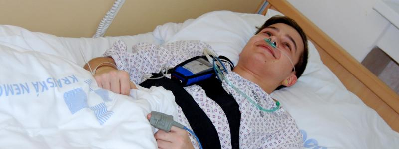 Spánková apnoe může ohrozit zdraví. Pomoc najdete v poradně pro poruchy spánku