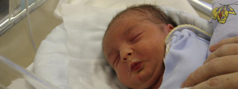 Prvním novoročním dítětem je chlapec Adam v orlickoústecké porodnici