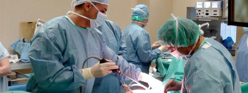 Laparoskopické odstranění prostaty se zhoubným nádorem nabízí už i Pardubická nemocnice